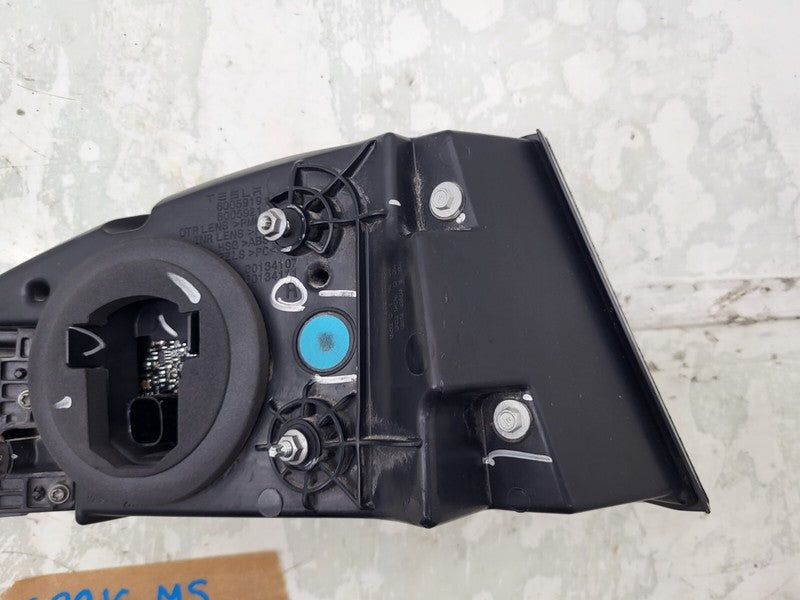 6005919-00-D ⭕ 2012-2022 Tesla Model S Rear Taillight LED Outer Tail Lamp Right 6005919-00-D