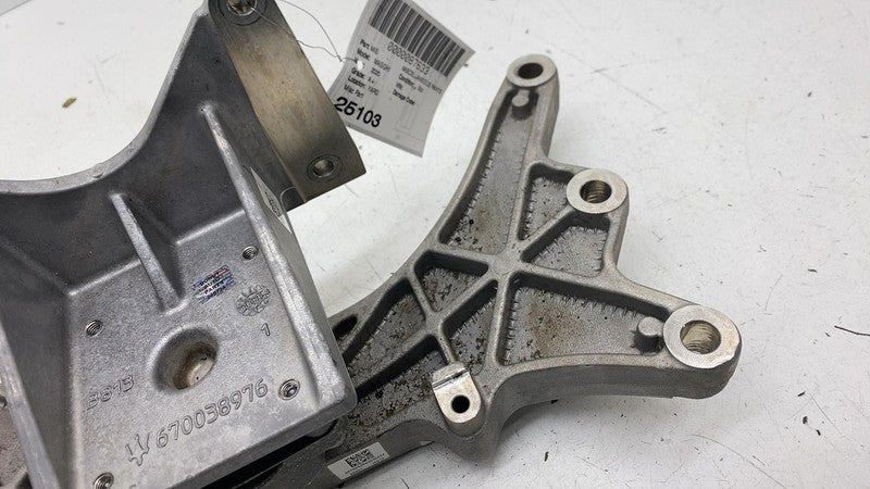 ⭕ 2014-2020 Maserati Ghibli Right Transmission Mount Support Bracket 0