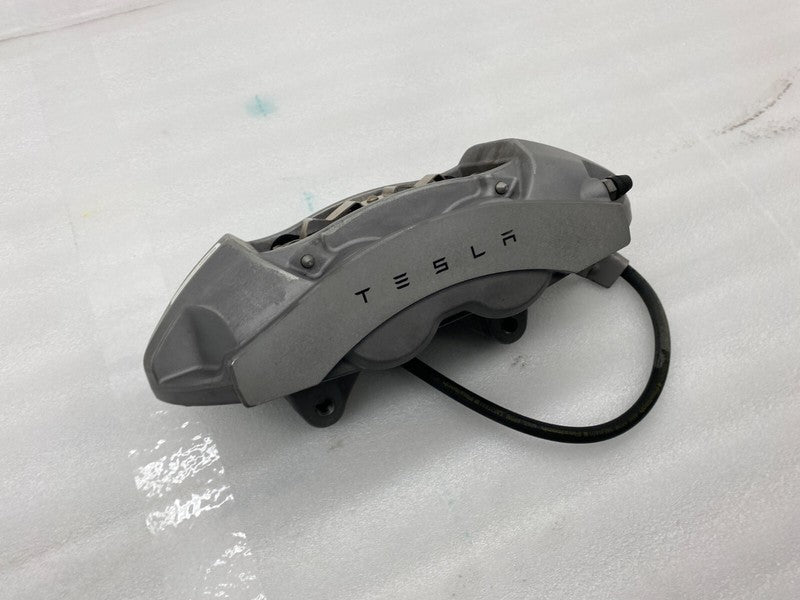 104462200D ⭕ 2017-2023 Tesla Model 3 Front Passenger Side Brake Caliper Right 1044622-00-D