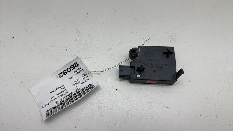 ⭕ 17-23 Tesla Model 3 Rear Bumper BCM Computer Body Control Module 109
