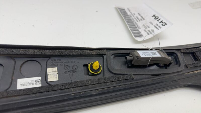 106910400D ⭕16-20 Model X Left B-Pillar Applique Trim Molding w/ Camera & Seal 1083901-00-B