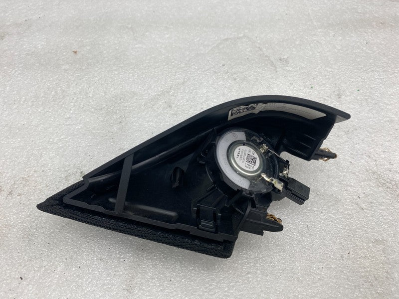 1079741 00 A ⭕ 2017-2023 Tesla Model 3 Front Right Audio Tweeter & Speaker Cover 1079741-00-A