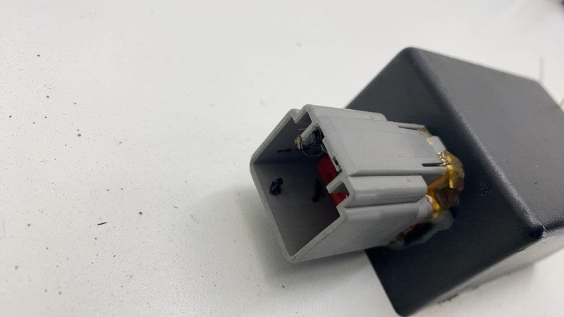 2016-2020 Tesla Model X Power Liftgate Strut Discharge Module
