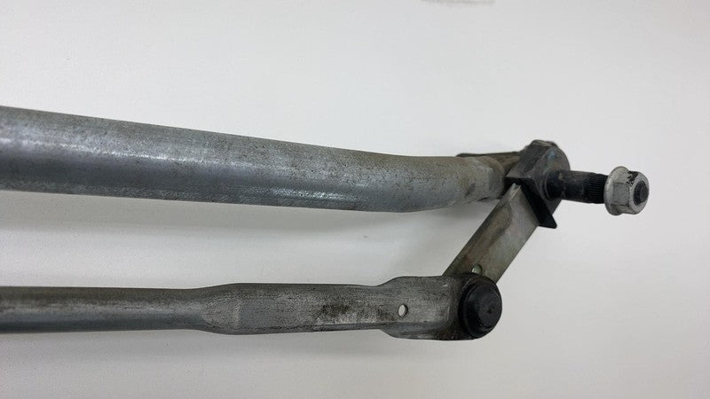 7P0955023 2011-2018 Porsche Cayenne Front Windshield Wiper Motor System Linkage Assembly