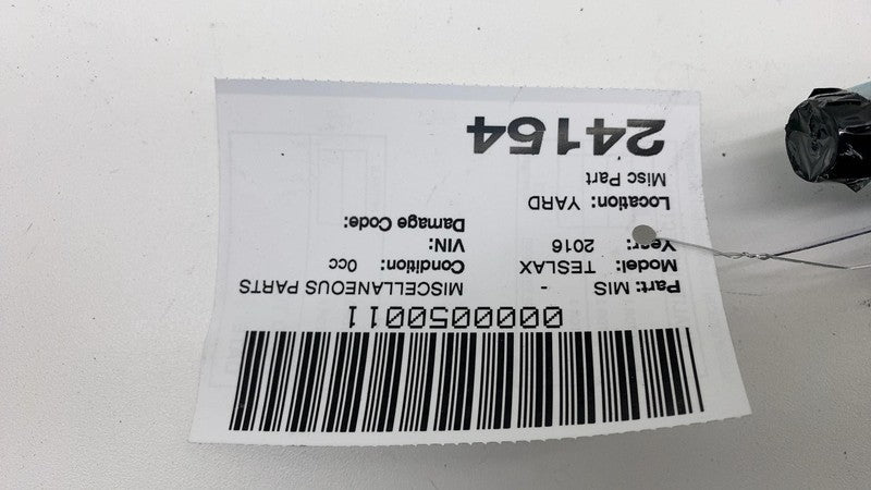 100453205E 12-20 Tesla Model S Left Model X 16-20 Right Seat Belt 1st Row Lap Pretensioner