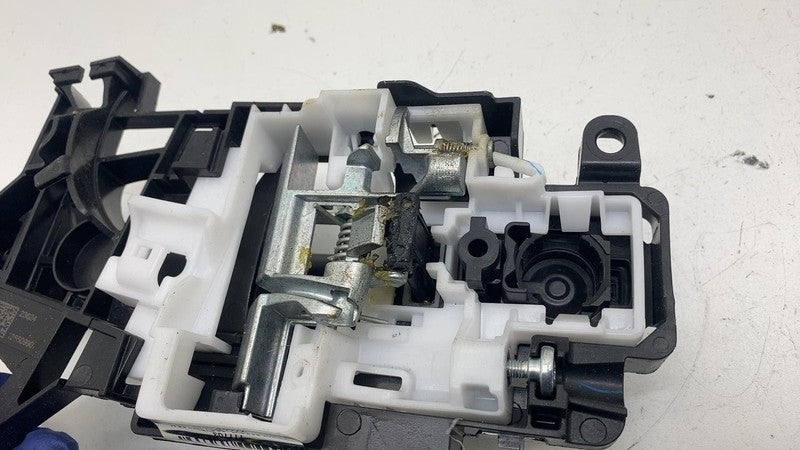 ⭕ 2025 Chevrolet Silverado 1500 Front Passenger Exterior Door Handle Outer Right