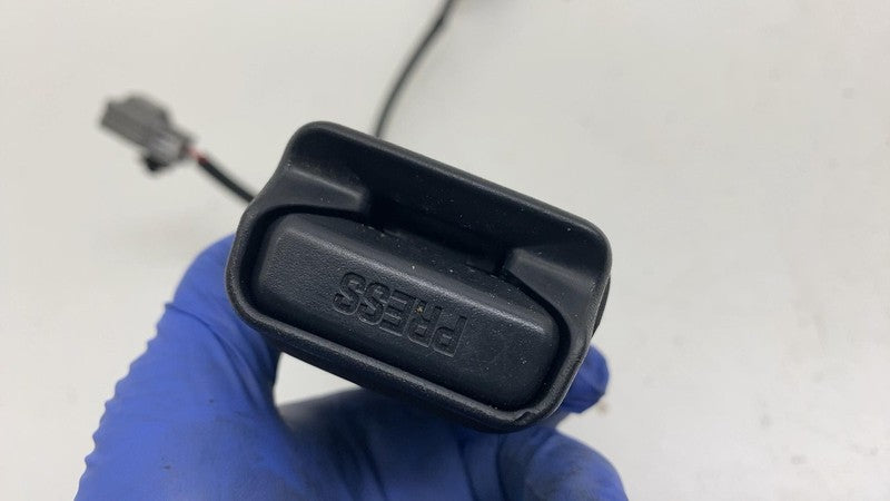 ⭕ 12-20 Model S Front Passenger Side 1st Row Seatbelt Buckle Right 100