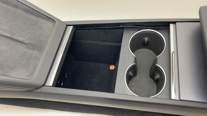 ⭕ 24-25 Model 3 Front Center Console Armrest & Storage Compartment 171