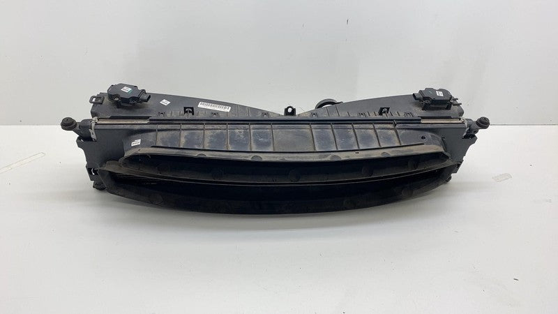 100725600G 2012-2015 Tesla Model S MS Radiator Shutter Air Duct Center Intake Grille Assy