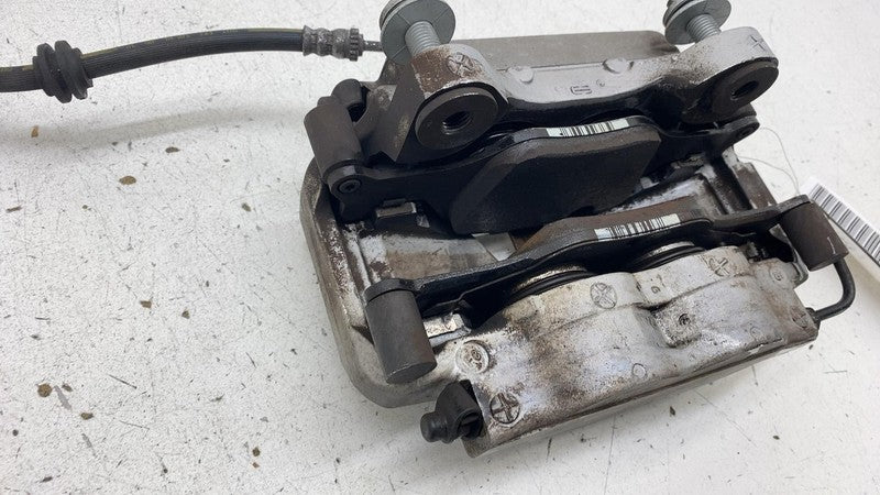 2018 2019 2020 BMW 530E Front Right Caliper + Brake Hose Line w/o Spor