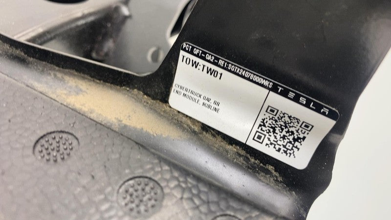 Tesla Cybertruck Rear Trailer Hitch Tow Bar Receiver OEM 1780915-00-H 