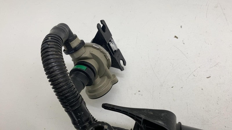 ⭕2014-2021 BMW i3 I01 Fuel Evaporation Charcoal Canister Assembly OEM 