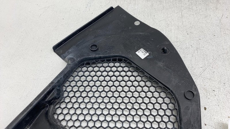 7388716 2017-2023 BMW 530e G30 Passenger Side Windshield Wiper Cowl Panel Grille Right