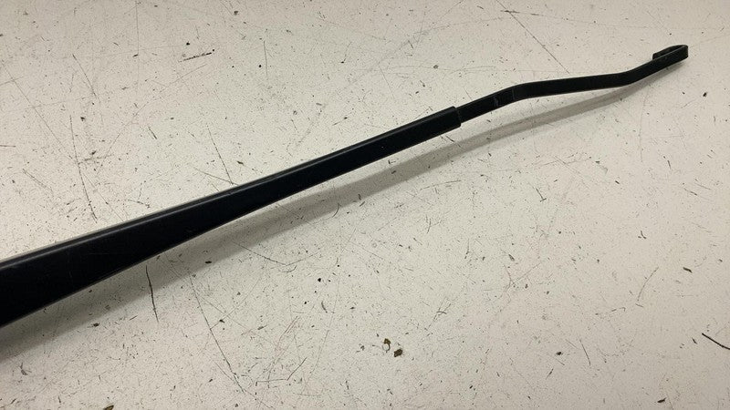 ⭕ 2025 Rivian R1S Front Passenger Side Windshield Wiper Arm Right OEM