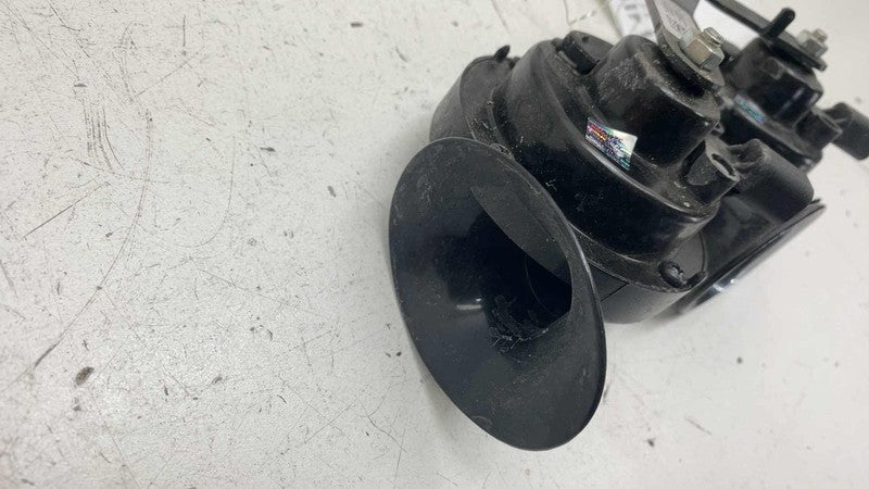 148694300A ⭕ 2017-2023 Tesla Model 3 M3 High + Low Pitch Tone Horn w/ Bracket 1486943-00-A