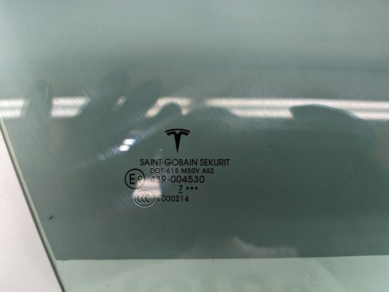 43R-004530 ⭕ 17-19 Tesla Model 3 Front Passenger Door Window Glass Right RH (Single Pane)