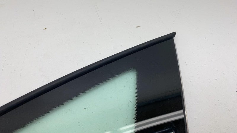 E6 43R-00050 ⭕ 2022 EQS 450+ V297 Rear Passenger Side Quarter Fixed Door Window Glass Right