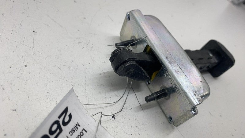85626939 ⭕ 19-25 Chevrolet Silverado 1500 Front Left Side Door Check Stopper LH 85626939