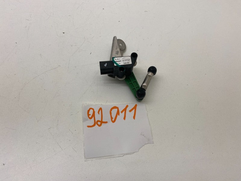 ⭕ 2012-2015 Tesla Model S Front Air Ride Height Level Sensor Right 600