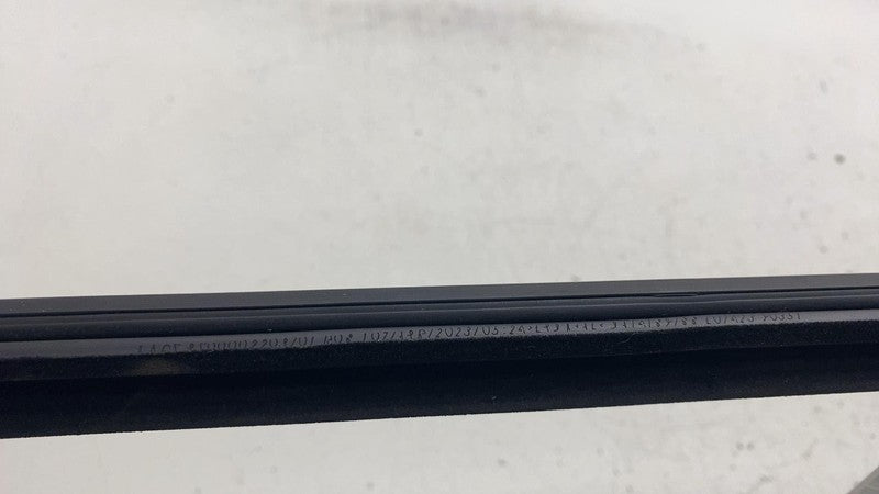 PT00041977 ⭕ 2023 Rivian R1T Passenger Side Door Belt Molding Trim Right Black PT00041977