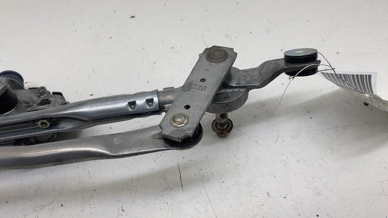 68229327AC ⭕ 17-25 Chrysler Pacifica Front Windshield Wiper Linkage & Motor OEM 68229327AC