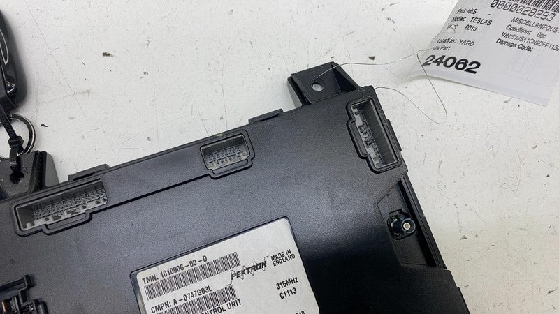 ⭕ 12-20 Tesla Model S Body Control Module 315MHZ + Smart Key Remote 10