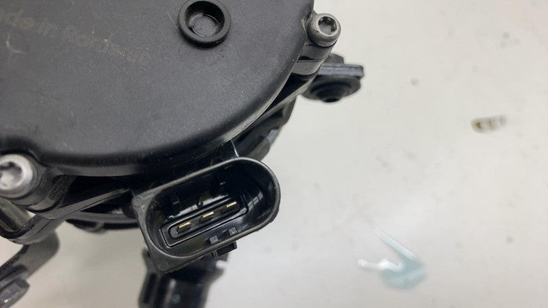 PT00061591F ⭕ 2025 Rivian R1S Engine Coolant Auxiliary Reservoir Water Pump OEM PT00061591-F