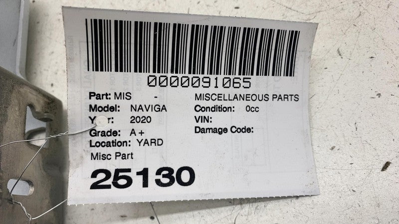 ⭕ 2018-2024 Lincoln Navigator Front Left Side Fender Mount Bracket JL1