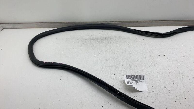 ⭕ 2017-2023 Chrysler Pacifica Rear Passenger Right Door Body Weatherstrip Seal