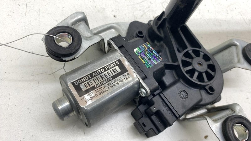 ⭕ 2025 Rivian R1S Rear Liftgate Back Window Glass Wiper Arm & Motor PT