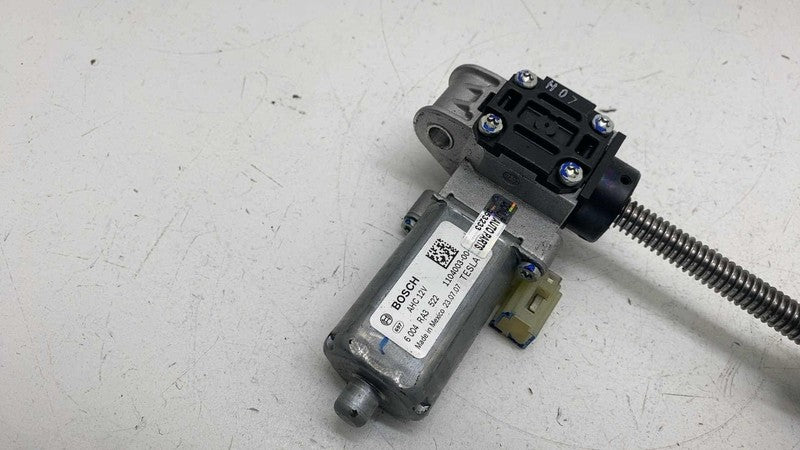 1105907-00-A ⭕ 2017-2023 Tesla Model 3 Front Seat Height Adjuster Motor Assembly 1105907-00-A