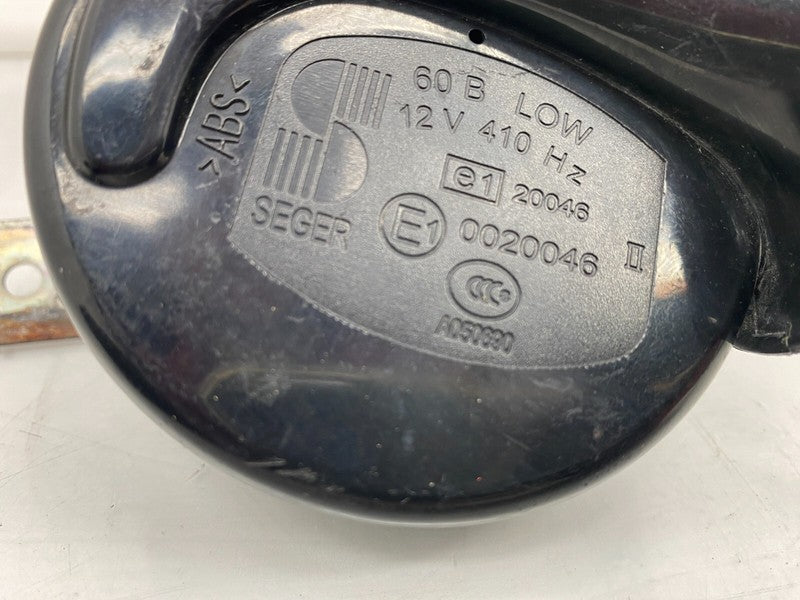 E1 0020046 ⭕ 2012-2020 Tesla Model S MS Seger Low Pitch Tone Horn 12V 410 Hertz w/ Bracket