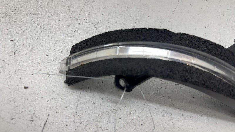 ⭕ 2025 Chrysler Pacifica Passenger Side Turn Signal LED Assembly Right