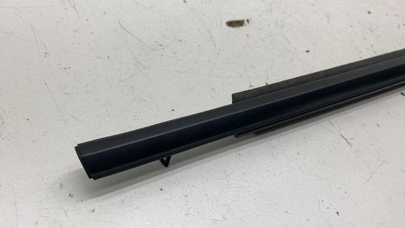 ⭕ 23-24 Toyota Prius Front Passenger Side Door Window Outer Belt Moldi