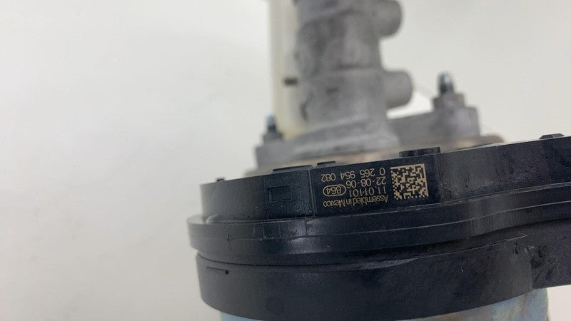⭕ 17-23 Tesla Model 3 Power Brake Booster Master Cylinder Reservoir 10