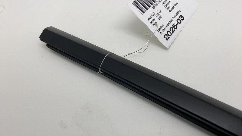 149571200C ⭕ 20-24 Tesla Model Y Rear Left Door Window Outer Belt Seal Molding 1495712-00-C