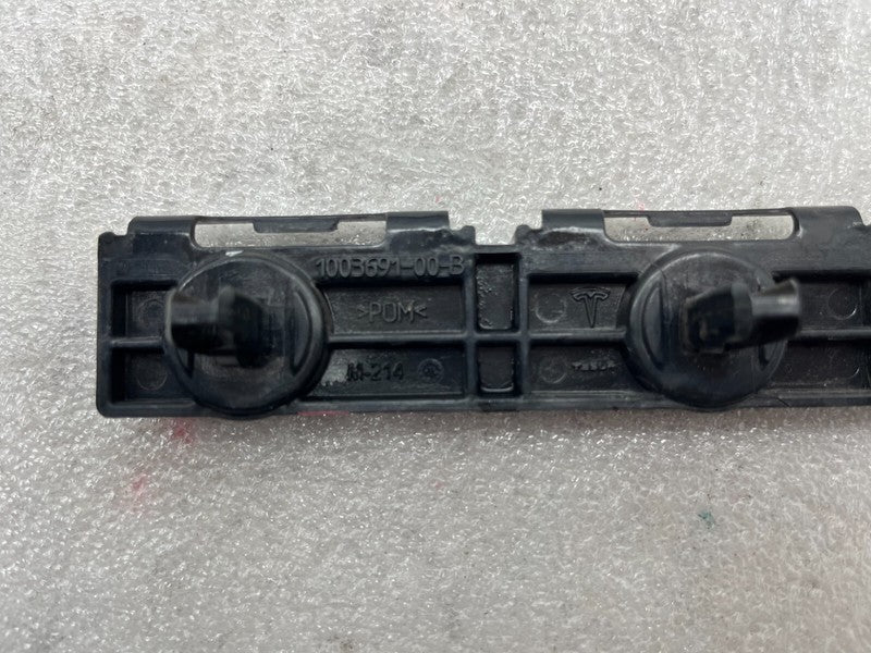 1003691 00 B ⭕12-20 Model S Rear Left/Right Rocker Panel Molding Support Bracket 1003691-00-B