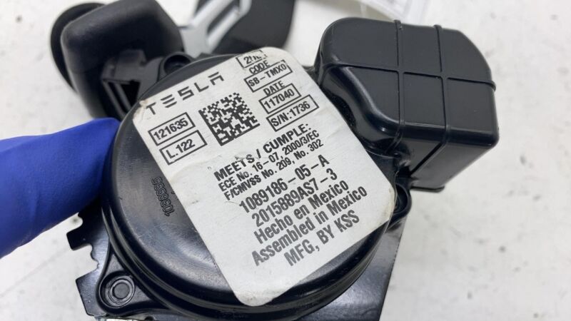 1089186-05-A 16-20 Model X Rear 2nd Row Seat Left or Right Seat Belt & Retractor 1089186-05-A