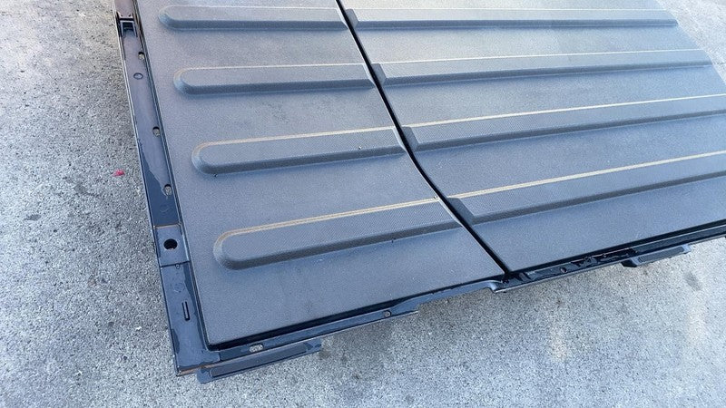 ⭕ 22-24 R1T Trunk Cargo Floor Spare Wheel Tire Storage Compartment PT0