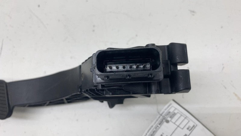 04581677AB ⭕ 2018 2019 2020 Chrysler Pacifica Gas Foot Pedal Accelerator Sensor 04581677AB