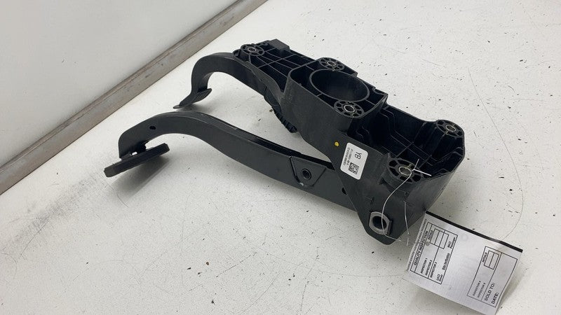 ⭕ 2020-2024 Tesla Model Y Accelerator and Brake Pedal Pad Assembly 118