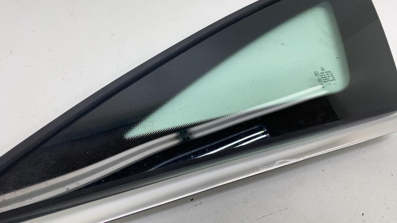 E6 43R-00050 ⭕ 2022 EQS 450+ V297 Rear Passenger Side Quarter Fixed Door Window Glass Right