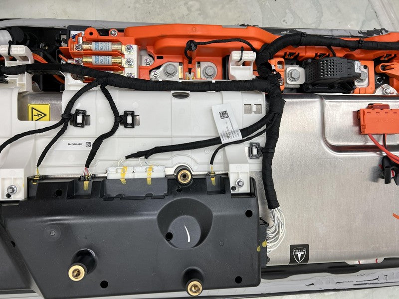 1135558-01-C 2017-2023 Tesla Model 3 Y Power Conversion Onboard Charger Penthouse 1135558-01