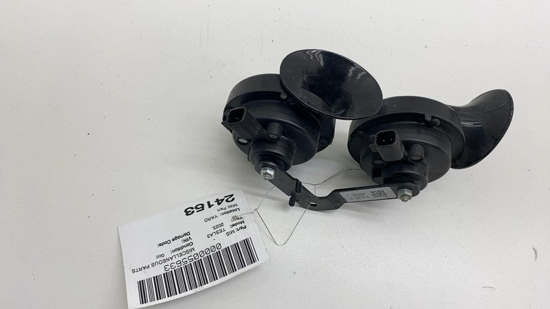 E10020046 2017-2023 Tesla Model 3 M3 High + Low Pitch Tone Horn 510 & 410 Hertz w/ Bracket