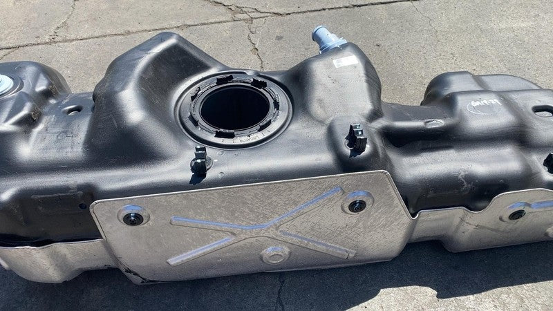 ⭕ 2025 Chevrolet Silverado 1500 Pickup 2.7L Crew Cab Fuel Tank OEM Ass