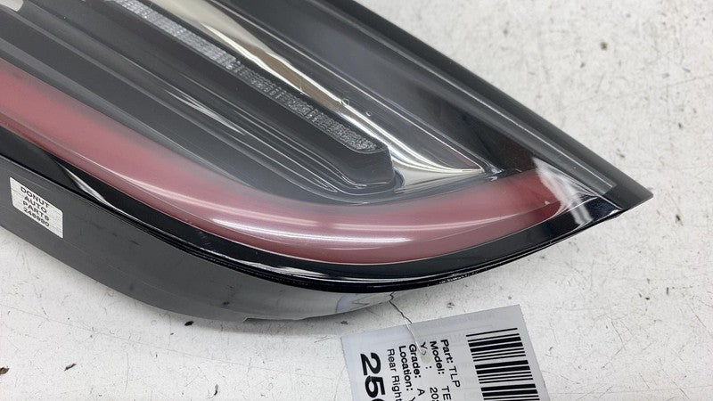 ⭕ 2017-2023 Model 3 Rear Right Inner Taillight LED Tail Lamp 3-Pin 107