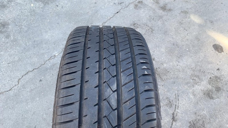 Lionhart LH-5 Tire 245/35ZR21 96W