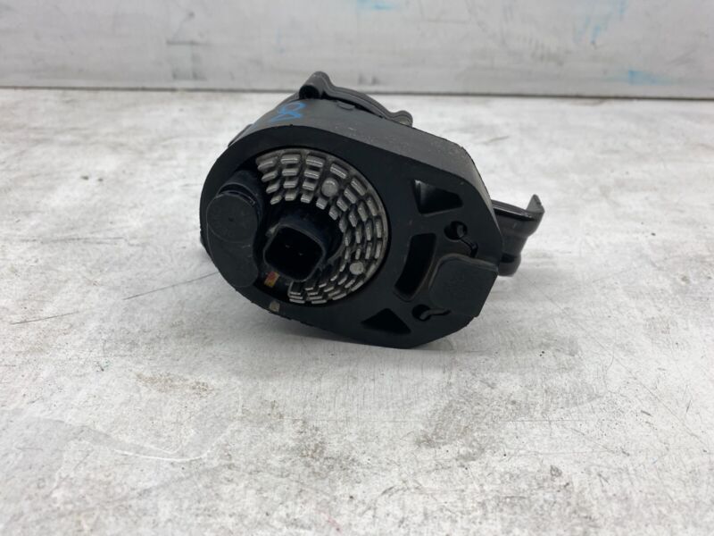 2012-2015 Tesla Model S MS Auxiliary Water Coolant Battery Cooling Pump Assembly