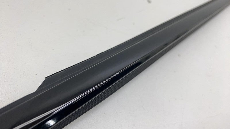 PT00041977 ⭕ 2023 Rivian R1T Passenger Side Door Belt Molding Trim Right Black PT00041977
