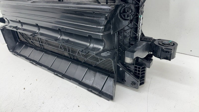 31686169 ⭕2021-2023 Polestar 2 Front Radiator w/ Active Air Shutter & Fan Shroud 31686169